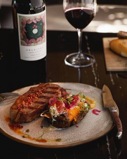 En Sucre solo trabajan con carne de pastura, buscando la mejor calidad.
*Beber con moderación. Prohibida su venta a menores de 18 años.