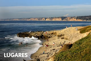 La ciudad que reúne playas increíbles, acantilados y una vibrante vida cultural