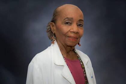 En sus 70 años de carrera, Román recibió múltiples distinciones y reconocimientos