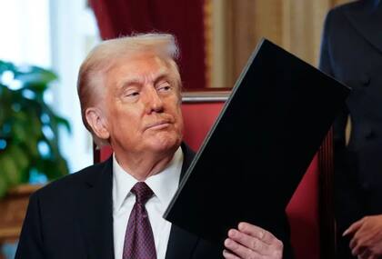 En sus primeros días en la Casa Blanca, Trump ha dictado una serie de órdenes que buscan poner en marcha la mayor deportación de indocumentados de la historia.