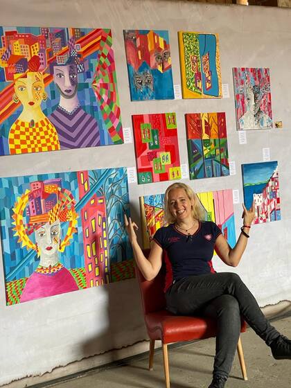 En sus ratos libres, Vanesa se conecta con el arte y expone sus cuadros en Alemania