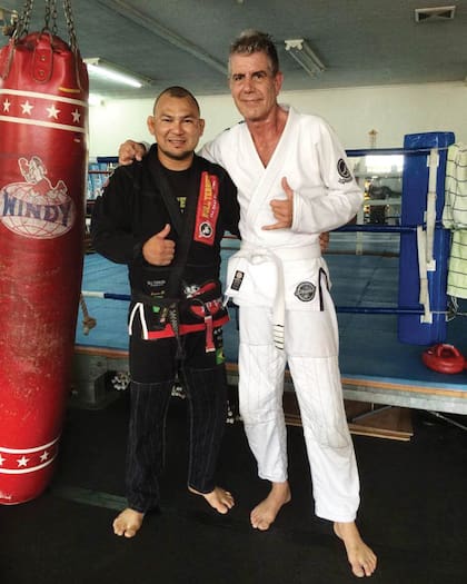 En sus últimos años de vida, Anthony Bourdain aprovechaba sus viajes constantes para entrenar en gimnasios de cualquier lugar del mundo