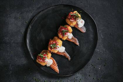 En SushiClub no solo vas a disfrutar de los sabores más increíbles, también de una banda de jazz en vivo.