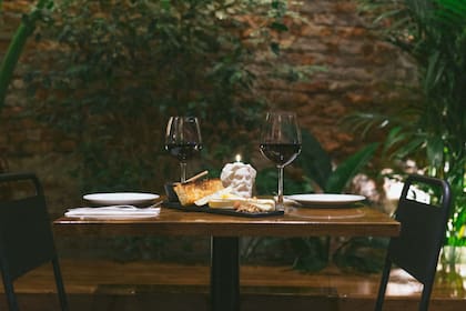 En tercer puesto lo tiene COWI en Palermo, que combina café y vino