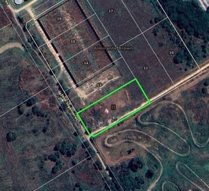 En terreno se encuentra sobre José Ingenieros, y tiene una superficie de 4637,95 m2