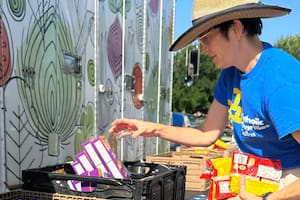 En Texas se realizarán diversos eventos para la entrega de alimentos gratuitos en el mes de octubre (X/@CCofDallas)