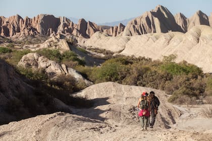 En Tiu Puncu se camina entre las areniscas y la greda