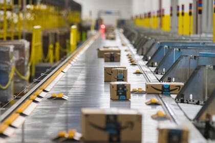 En total, Amazon ya “presentó 4868 certificaciones laborales permanentes para la Green Card basada en empleo en el año fiscal”