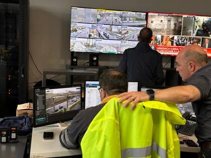 En total AUSA cuenta con 14 operadores y dos supervisores en todo momento