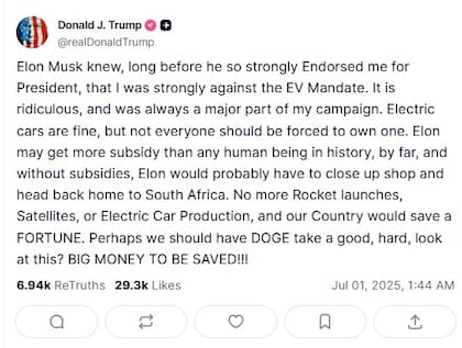 En Truth Social, Trump vinculó directamente el futuro de Musk a la continuidad de los beneficios fiscales para sus empresas