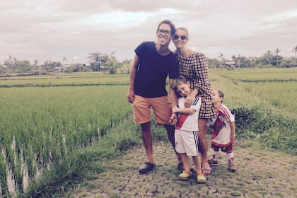 En Umalas, Indonesia, después de un almuerzo frente a los arrozales