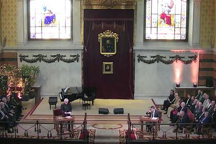 En un acto emotivo, la Real Academia Española rindió homenaje a Antonio Machado