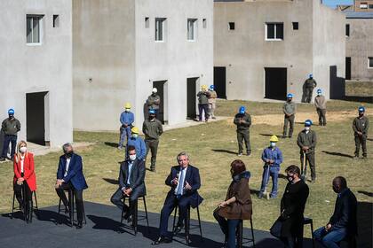 En un acto para lanzar el programa Reconstruir, el presidente Alberto Fernández intentó mostrar una imagen de unidad entre funcionarios del Frente de Todos