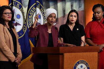 En un acto, reclamaron que el presidente expulse del país a una de ellas