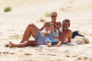 Lara Bernasconi. La sirena del Este, con Álvarez Castillo y su hijo Iñaki