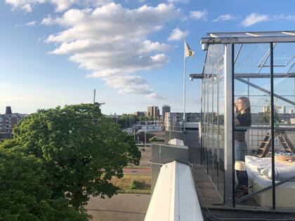 En un céntrico edificio de oficinas y coworking se están llevando a cabo ya las pruebas piloto. Se espera que, dentro de unos meses, las primeras viviendas estén terminadas y listas para entrar a vivir.