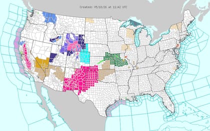En un contraste radical, las alertas de invierno siguen vigentes en las zonas montañosas de Wyoming, Utah y Colorado