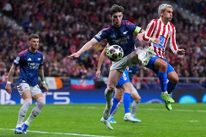 En un disputado duelo de ida, Atlético de Madrid y Arsenal igualaron 1 a 1 en último miércoles en la capital de España