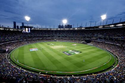 En un estadio colmado, India y Pakistán tuvieron otro capítulo de su rivalidad deportiva en una Copa del Mundo de críquet