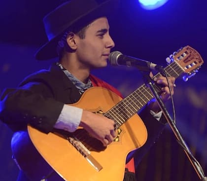 En un festival, donde participó con sus recitados