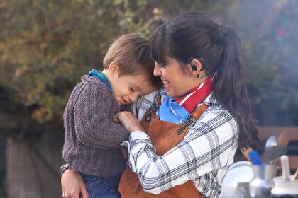 En un momento de descanso en el trabajo con su hijo