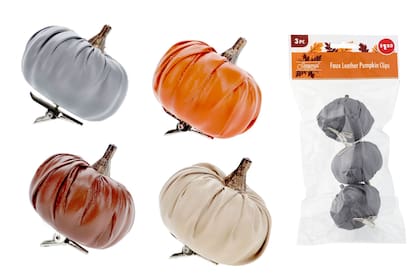 En un paquete de US$1,25 vienen tres clips en forma de calabaza, que pueden ser de colores naranja, blanco o metálico (Dollar Tree)