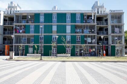 En un predio donde se acumulaban contenedores se creó el barrio La Containera, con 120 viviendas nuevas