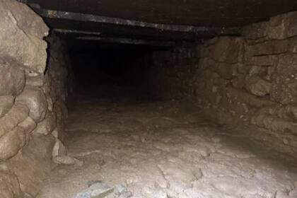 En un primer momento pensaron que podía tratarse de una cueva, pero al rato se percataron que eran túneles fabricados por el ser humano