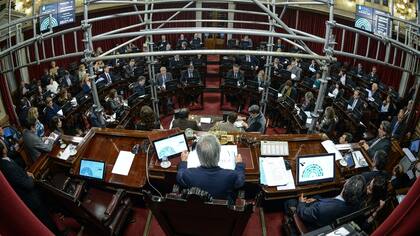 En un recinto en obra, se votó a favor de los pliegos de los jefes de los espías