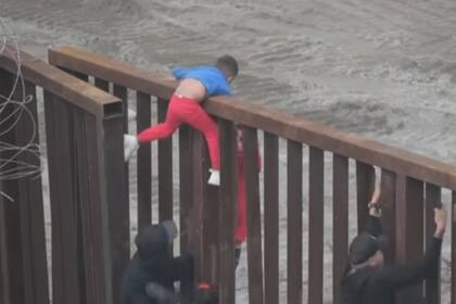 En un solo día, 11 personas resultaron heridas tras caer desde el muro en el área de San Diego