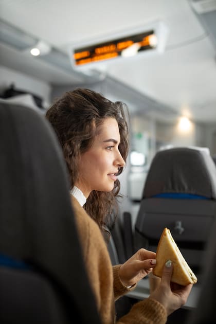 En un vuelo de varias horas un detalle a tener en cuenta es la comida
