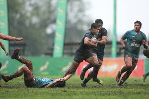 En una cancha imposible, los Pumitas supieron imponer su juego para vencer a Uruguay y llegar a la final del International Series en Sudáfrica