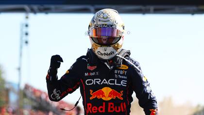 En una carrera que finalizó con el auto de seguridad, Max Verstappen volvió a quedar primero