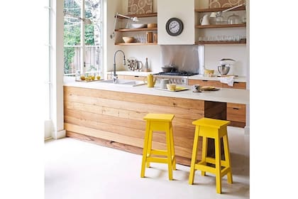 En una cocina integrada la madera sirve como vehículo para conectar los espacios (foto: pinterest.com).