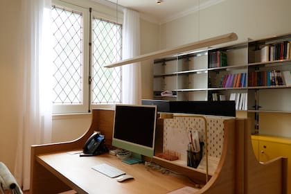 En una de las oficinas trabajan el editor Diego Erlan y Fernando Segal, quien se ocupa de la producción. Ellos, junto a Flora, dispusieron el espacio tal como lo preferían.