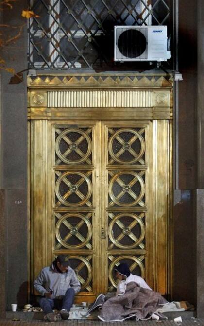 En una de las puertas del anexo del Senado