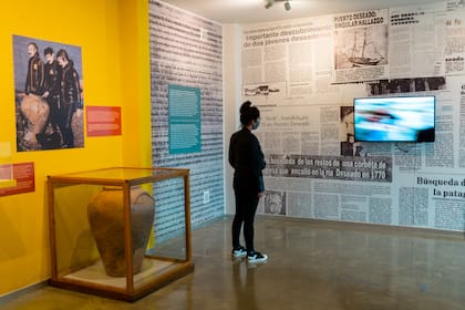 En una de las salas, el ánfora que rescataron los buzos. El nuevo guión museográfico es moderno e interactivo.