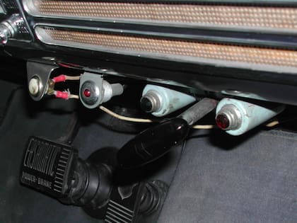 En una entrevista con Life Magazine en 1952 dio detalles sobre los beneficios y costo: instalarlo tenía un precio de US$175 por auto (que hoy equivaldrían a unos US$1800).