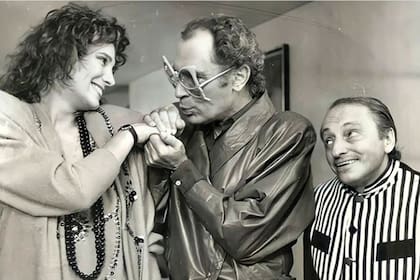 En una escena con Juan Carlos Calabró, en su famoso personaje de Johnny Tolengo.