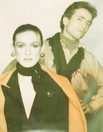 En una imagen de 1975 con Paloma Picasso, que lleva puestas sus alhajas