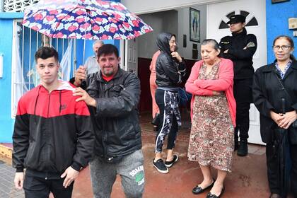 En una jornada de lluvias, los votantes participaron en las elecciones de Misiones