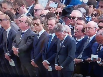 En una nueva ubicación, los aspirantes al Italia se mostraron juntos en la ceremonia del papa León XIV en Vaticano