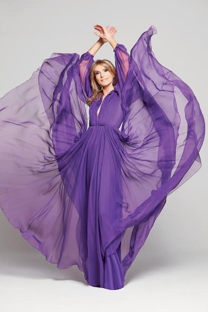 En una
producción de
fotos con una
creación de la
maison italiana
firmado por su ex
director creativo,
Pierpaolo Piccioli