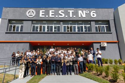 En una provincia donde, según pruebas Aprender 2022, apenas uno de cada diez estudiantes alcanza niveles satisfactorios en matemática, en la Escuela Técnica N°6 el 69% de los alumnos logra ese nivel.