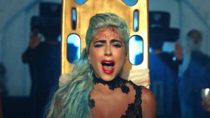 En una referencia artística hacia el estrés postraumático que debió atravesar, Lady Gaga lanzó el videoclip de 911