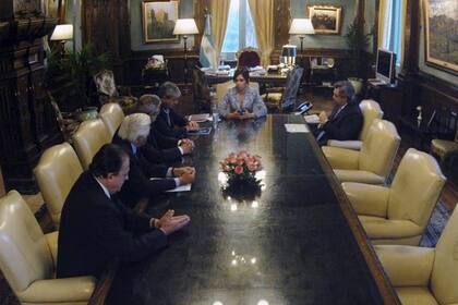 Cristina Kirchner y Alberto Fernández reciben a la Mesa de Enlace en medio de una tregua de la disputa de 2008 