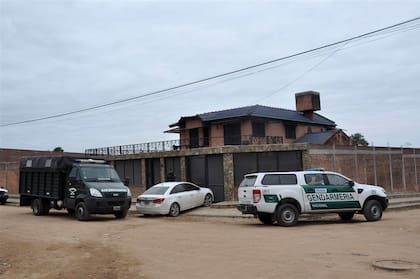 El domicilio de Salvador Mazza donde la Gendarmería Nacional secuestró donde secuestró gran parte de las 83 toneladas de precursores químicos decomisados