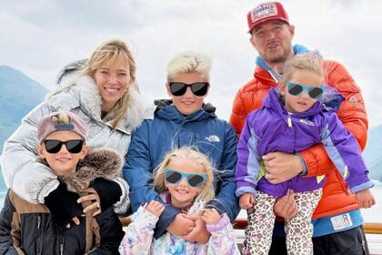 En unas recientes vacaciones familiares en un crucero por Alaska (Foto: Instagram @michaelbuble)