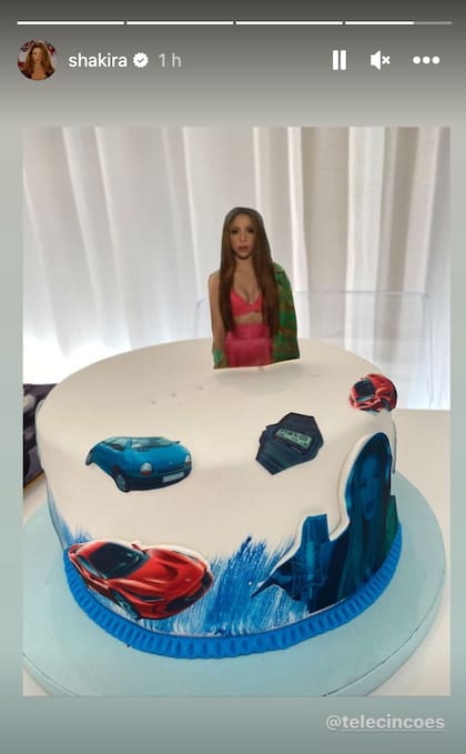 En uno de los pasteles de Shakira había un Rolex y un Casio