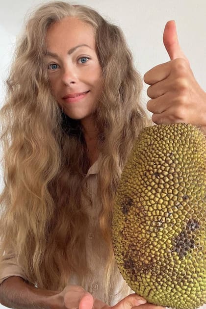 En uno de sus últimos posteos, Zhanna Samsonova celebraba la llegada de la temporada de frutas en Tailandia